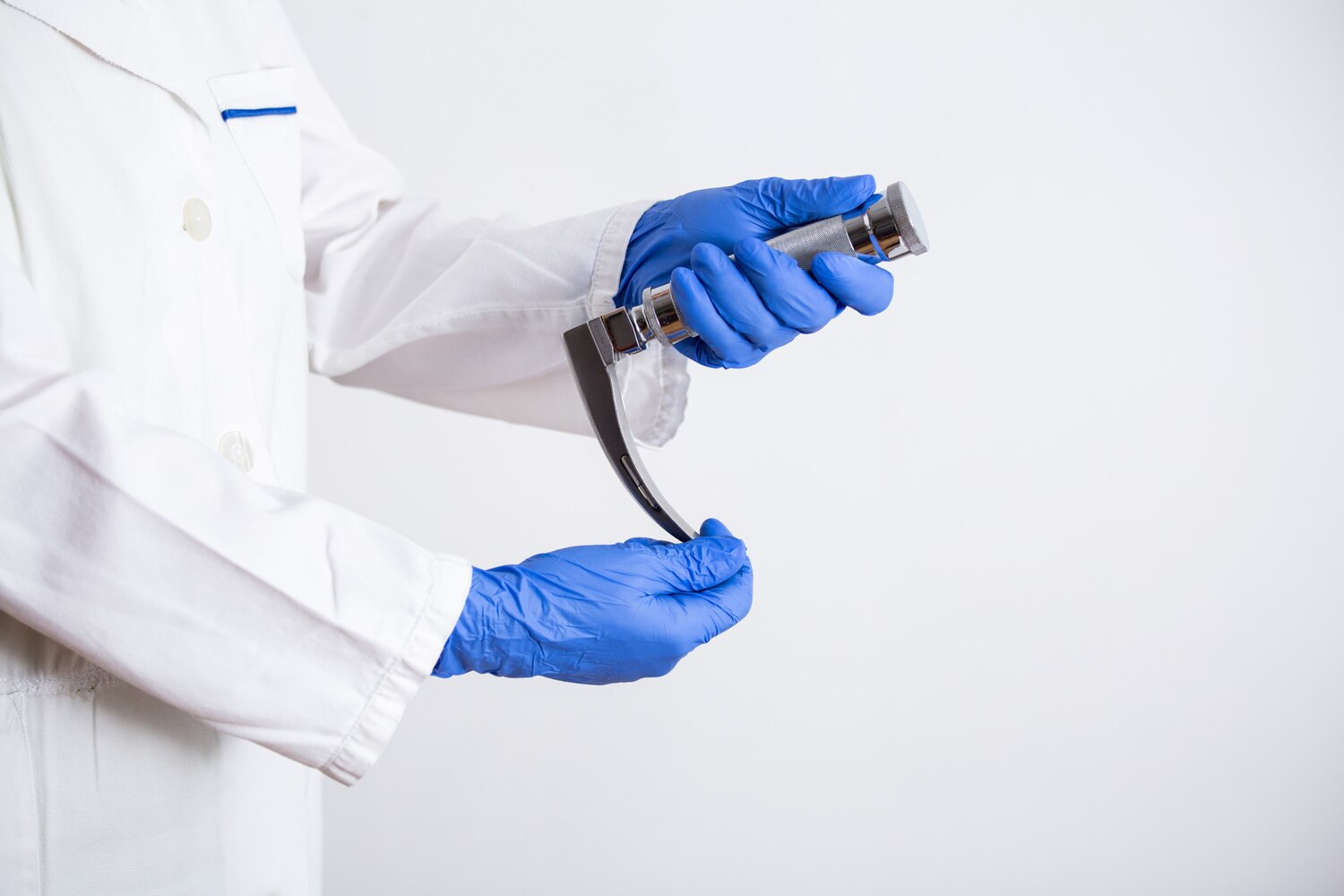 Jak działa laryngoskop światłowodowy?